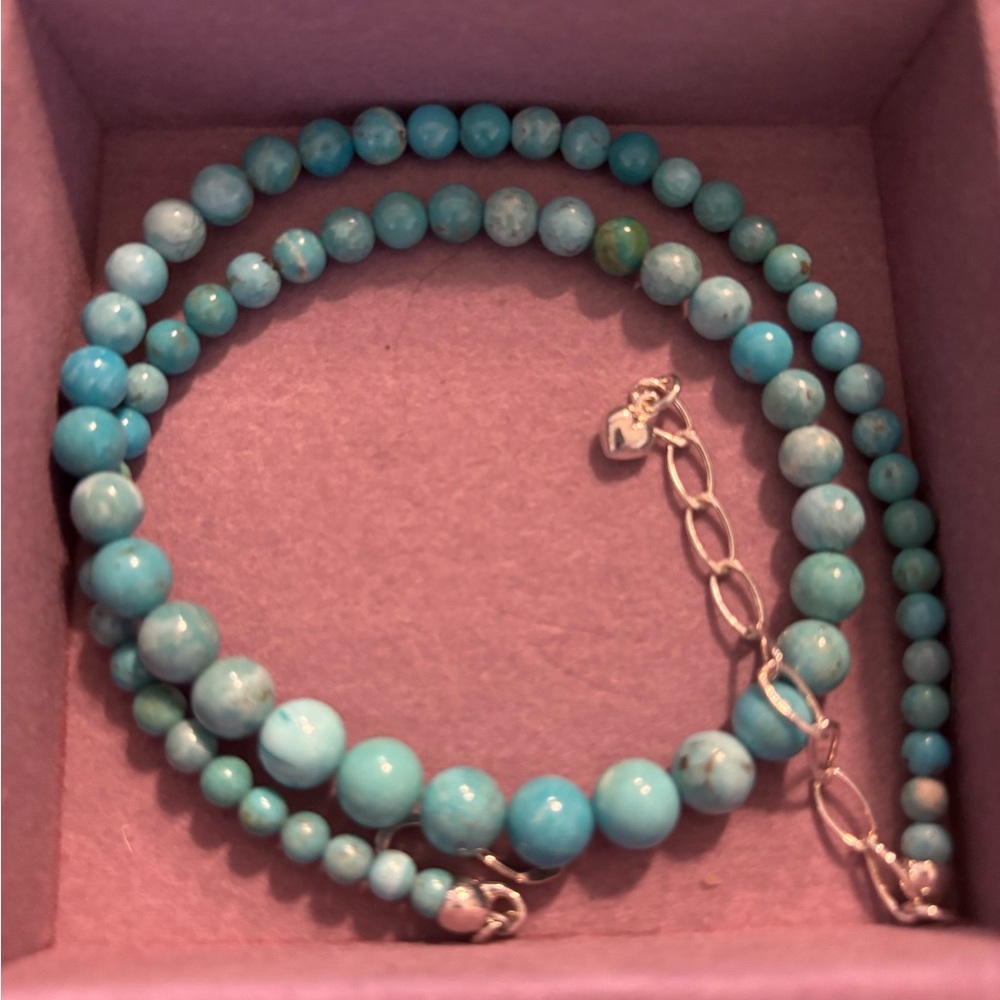 Elegant Turquoise Beaded Necklace - Picture 2 of 2
